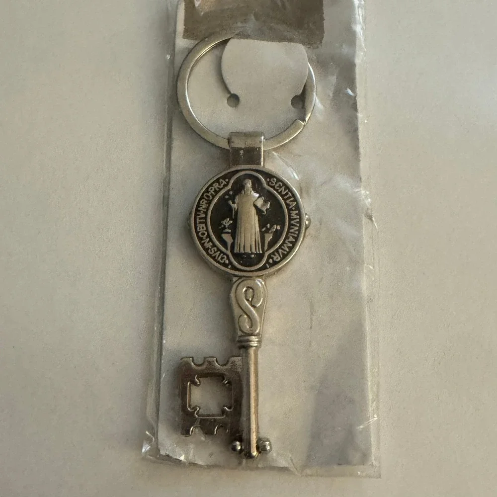 Saint St Benedict Key Ring Keychain‎ Silver Tone Religious Key Shaped Charm